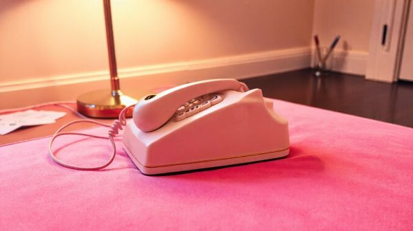 Guide complet pour animer en tant qu'hôtesse au téléphone rose